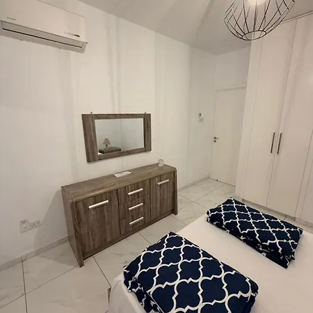 Signature Marinas Harbour Court 206 公寓 Paphos