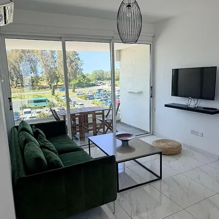 Signature Marinas Harbour Court 206 *