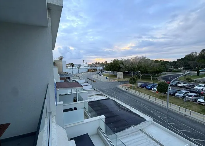 Marinas Harbour Court 206 Apartment