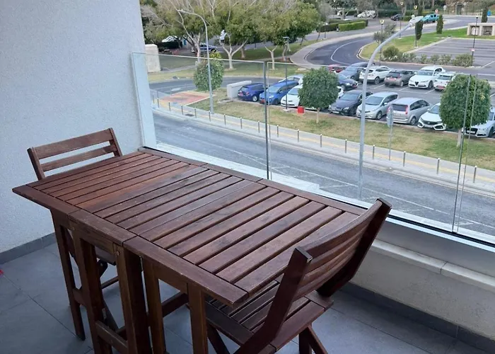 Marinas Harbour Court 206 פאפוס