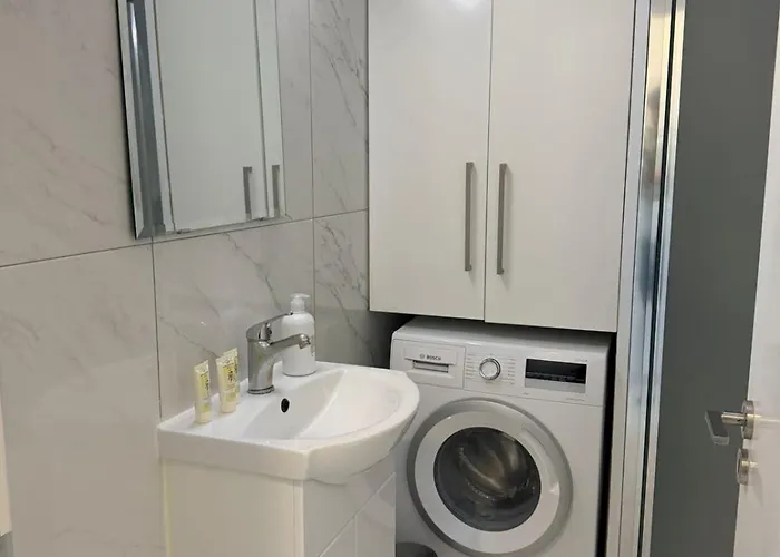 Marinas Harbour Court 206 דירה