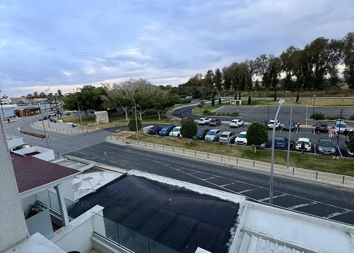 Marinas Harbour Court 206 פאפוס