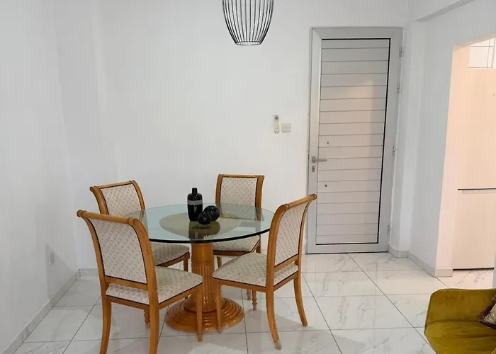 Marinas Harbour Court 206 פאפוס